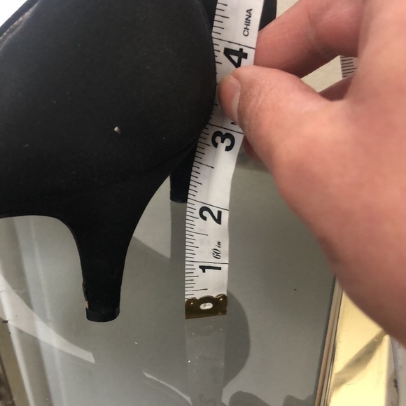 Kenneth Cole reaction satin kitten heel pumps - Picture 11 of 12